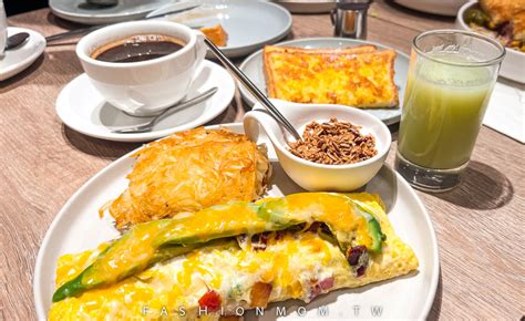 M One Cafe .
